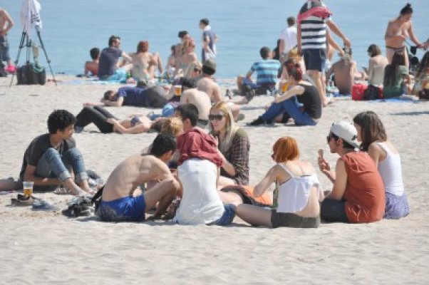 O minoră din Maramureş, dată în urmărire naţională, a fost găsită pe plaja din Vama Veche